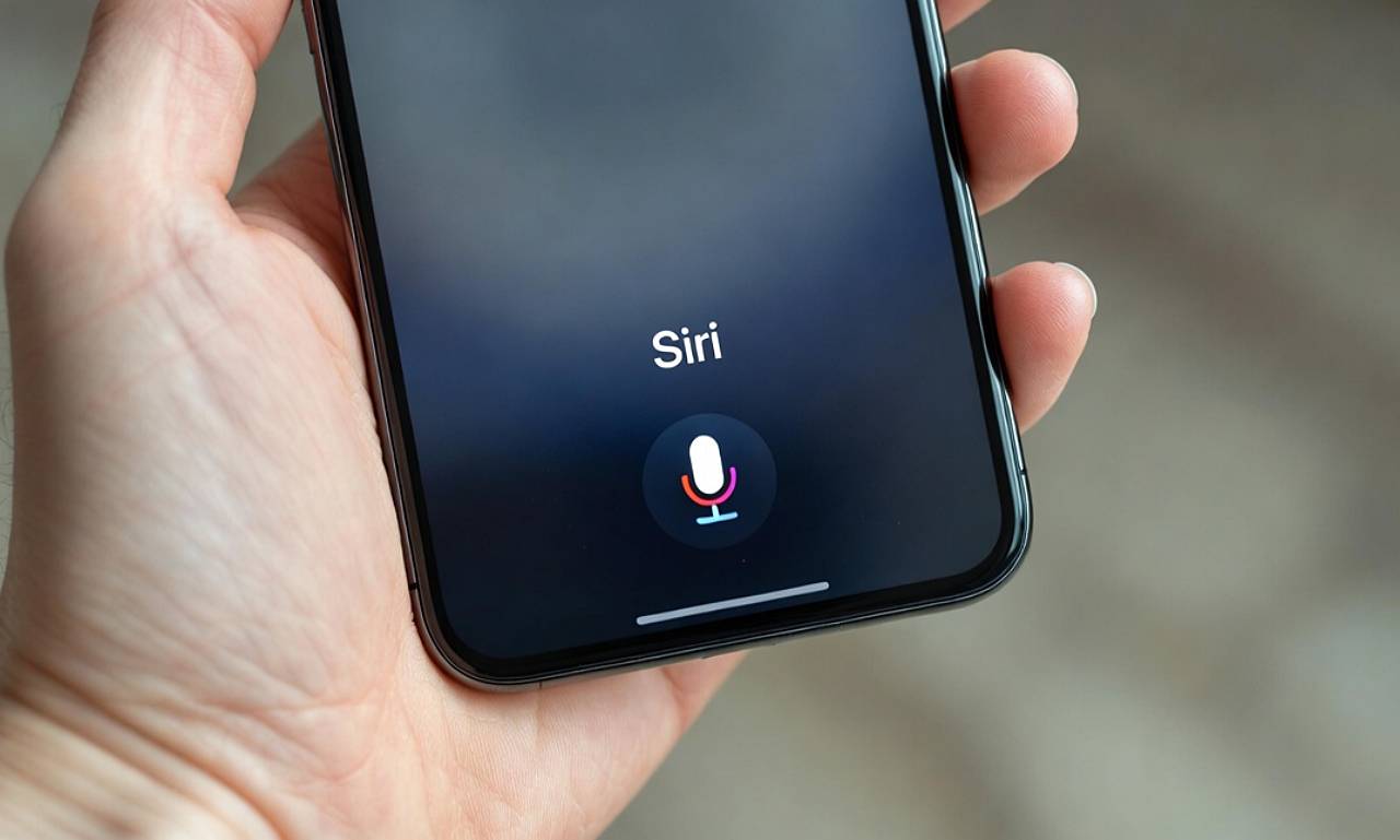 В iOS 27 ожидается замена текущей Siri на чат-бот с интеграцией Google Gemini